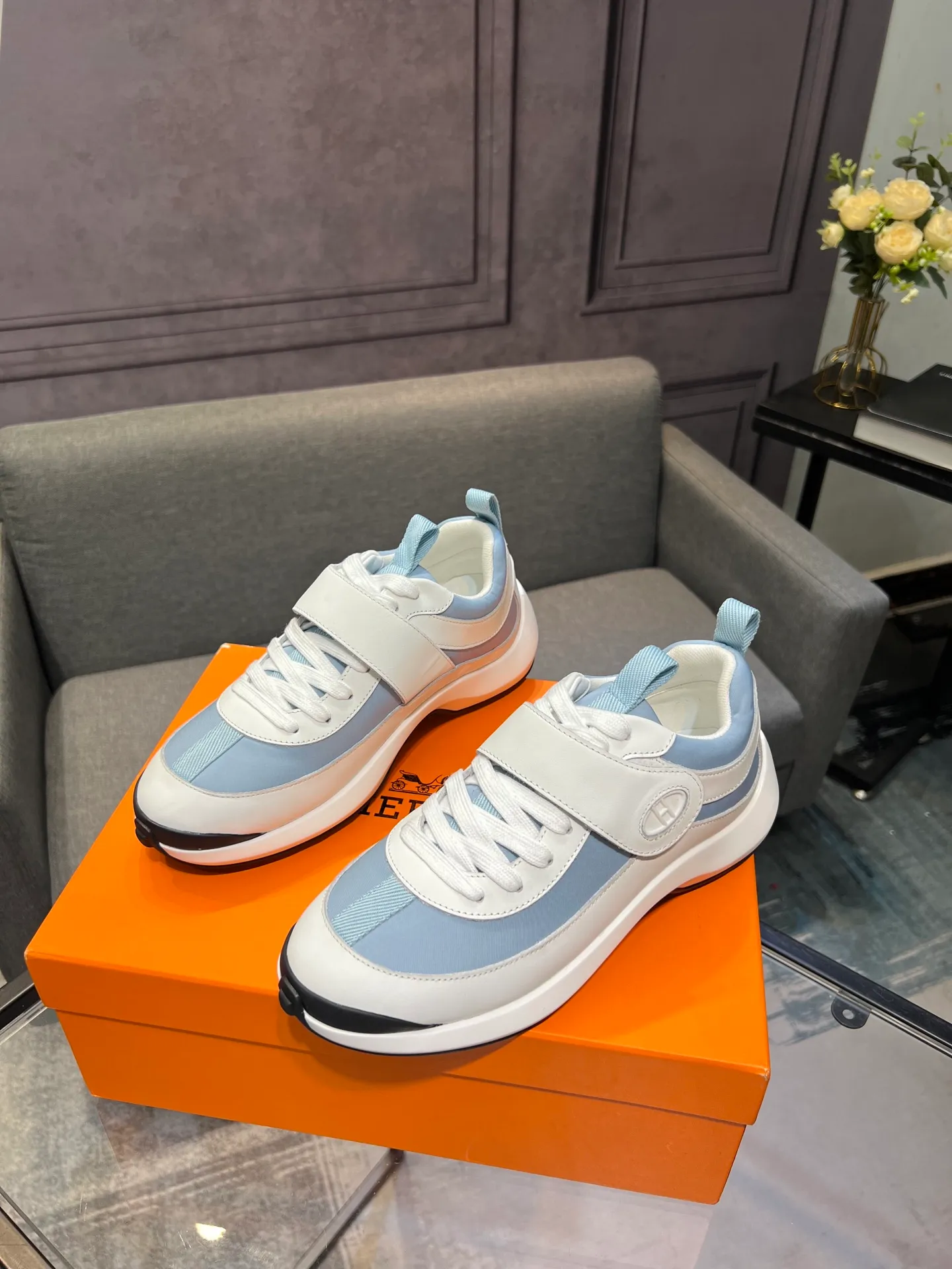 Men's shoes 💰600 Actual photos 🎬 [Hermès] Couple style, official website synchronization Counter quality French Paris catwalk style Simple and classic Imported original fabric Original 1:1 outsole! The highest version on the market! Size: Female 35-41. Male 39-45 (female 41, male 45 customized)